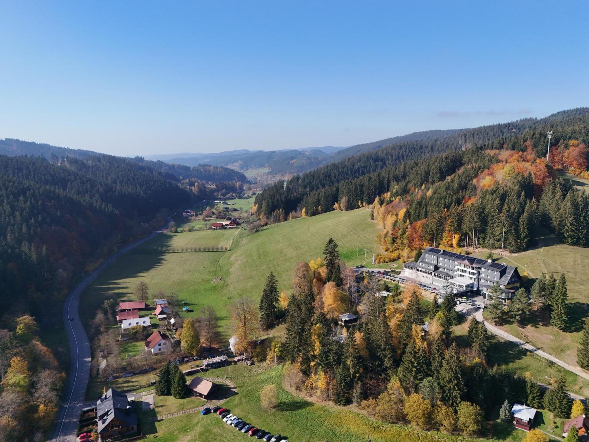 Spa Hotel Lanterna Velké Karlovice Eksteriør billede